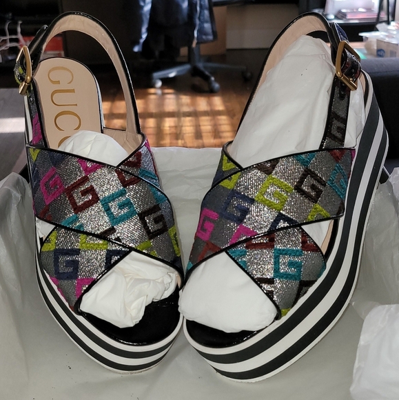 Sandals - Picture 3 of 5